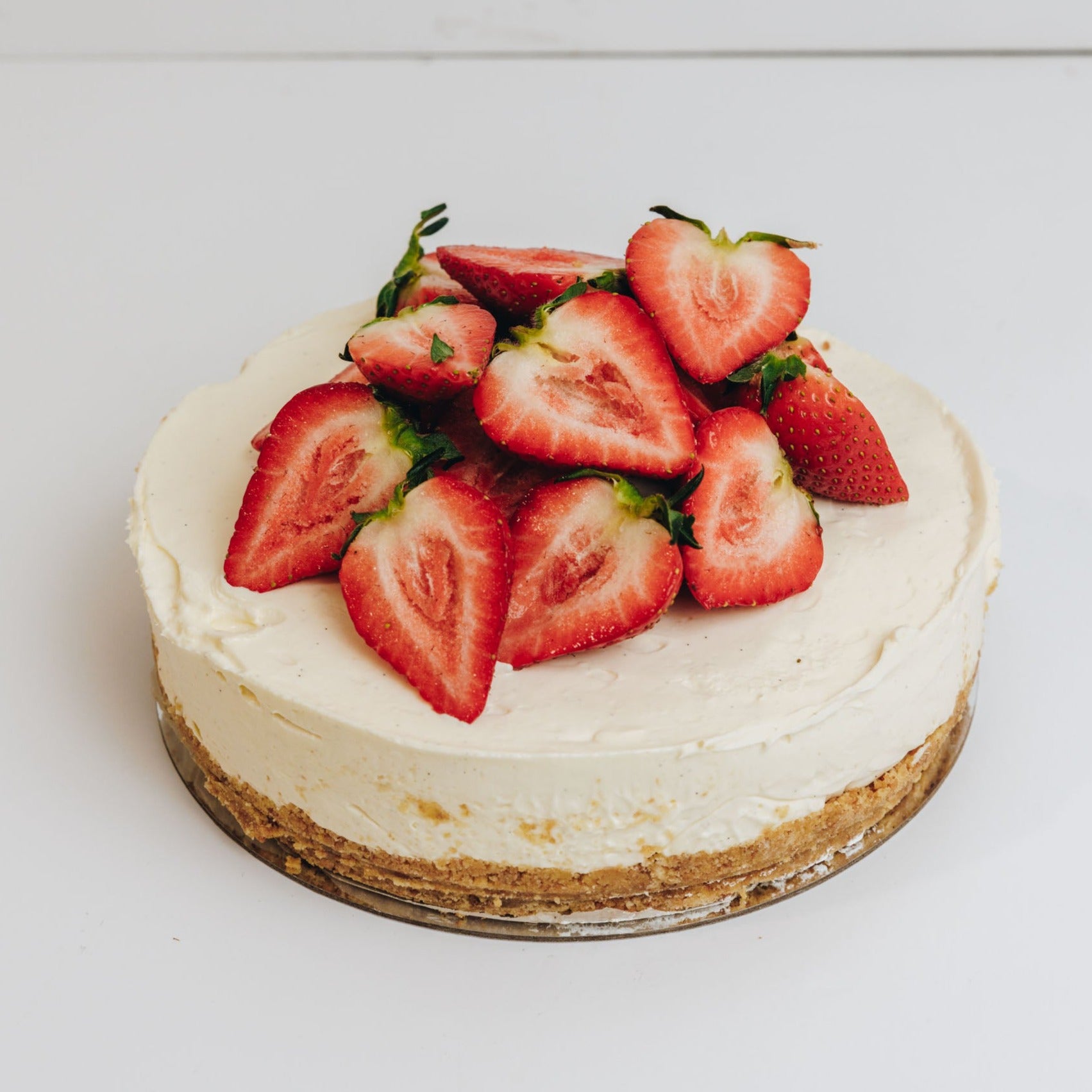 Vanilla strawberry cheesecake